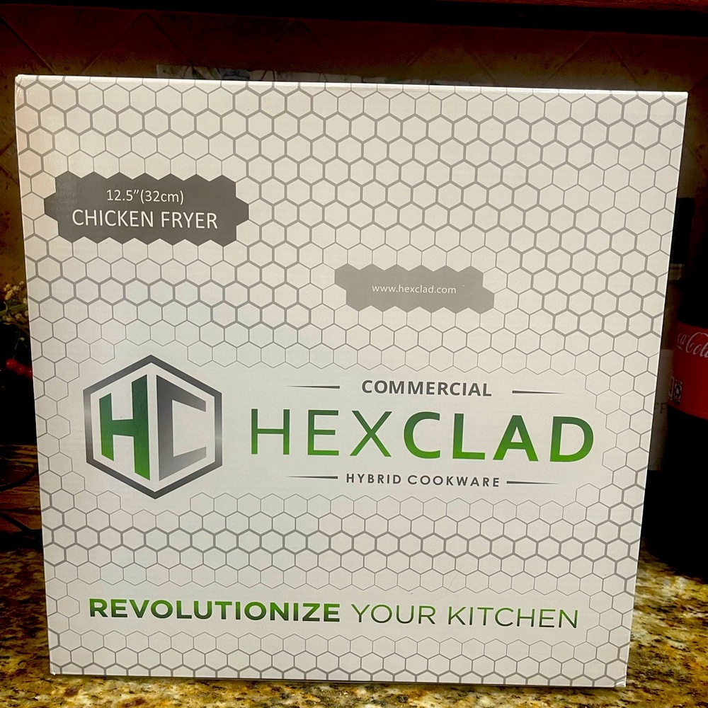 New Hybrid Deep Sauté Pan/ Chicken Fryer with Lid, 7qt, Hexclad